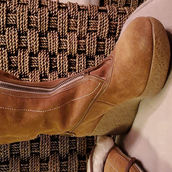 Cole Haan Shearling Tall Zip Up Platform Boots Size 8 - Picture 7 of 12